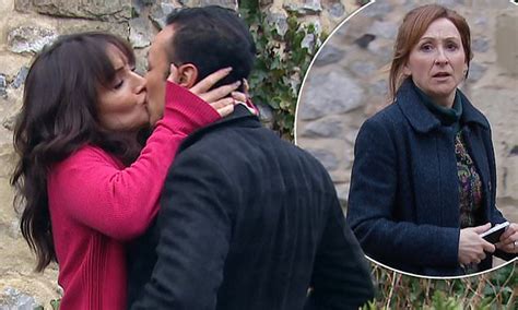 Emmerdale Spoiler Leyla Tries To Kiss Jai After Divorcing Liam Daily Mail Online