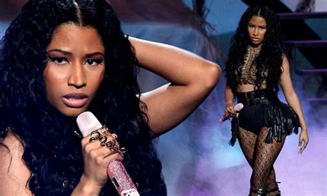 Nicki Minaj Dons Racy Outfit For Performance At Bet Awards 2014 Daily Mail Online