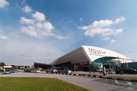 Bus services from singapore to subang parade (or singapore to subang jaya) are one of the most popular for singaporeans who are travelling for work, studies or vacation to the district. New KTM Rail Link Lets You Travel To Subang Airport From ...