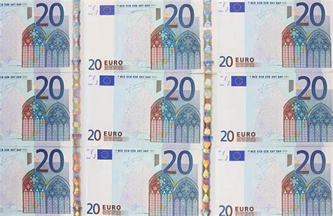 May 06, 2018 · billet de 100 euros à imprimer. Billet De 20 Euros Banque d'images et photos libres de ...