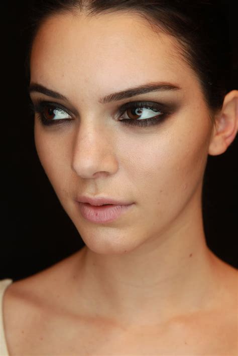 Shes Got Mesmerizing Eyes Kendall Jenner Beauty At Fashion Week