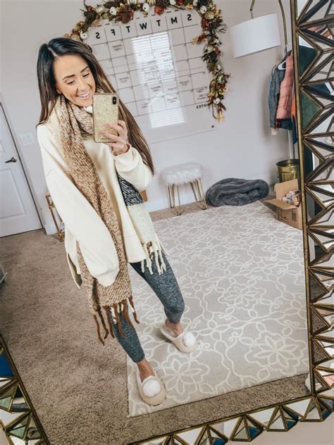 25 Loose Fitting And Affordable Thanksgiving Outfit Ideas Alyson Haley