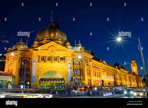 Flinders Street Station At Night Melbourne Australia Stock Photo Alamy