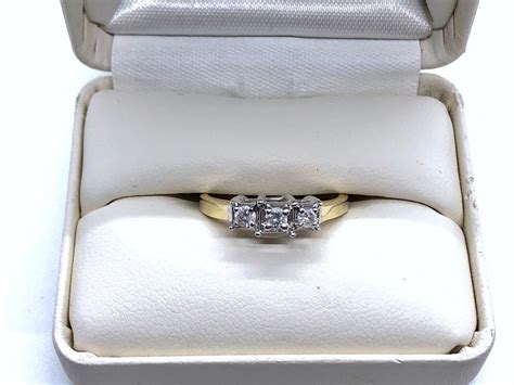 14k One Quarter Carat Diamond Engagement Ring