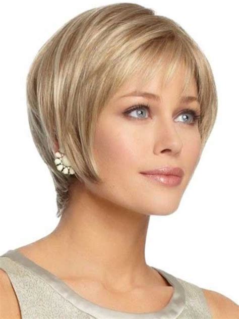 Jennifer aniston's layered hairstyle is perfect for oval or round faces. Short haircuts for thick hair and oval faces | Hair Style ...