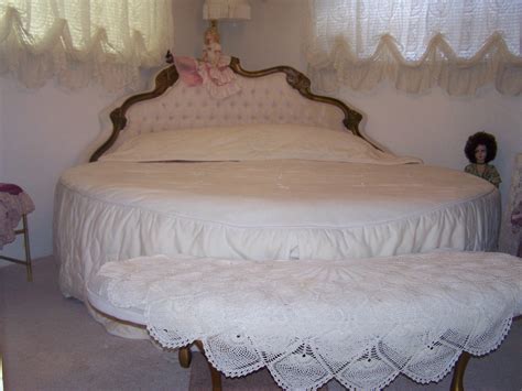 Looking for a good deal on round mattress? I beautiful round french bed w/castel head board and match ...