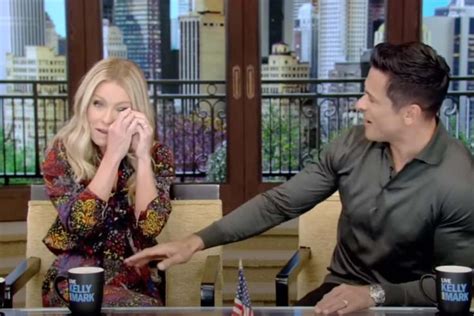 Kelly Ripa Laughs Until She Cries After Seeing Husband Mark Consuelos