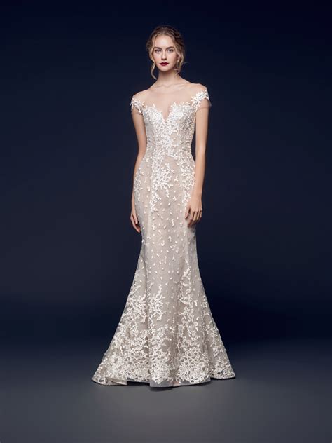 Sophisticated Gown Ar