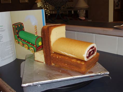 Vanillalatte Train Birthday Cake
