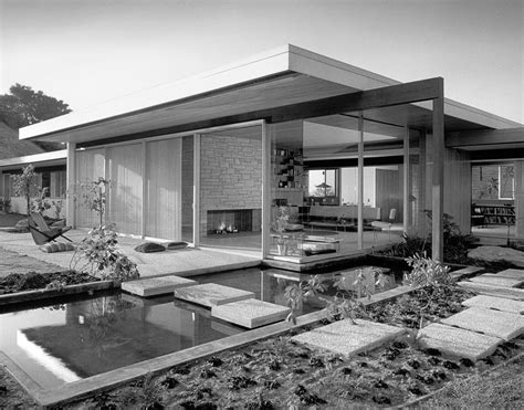 Dwell In A World Tour Of Midcentury Moderns This Book Is The Final