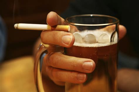 🎖 Risiko Infeksi Paru Paru Meningkat Dengan Alkohol Dan Merokok