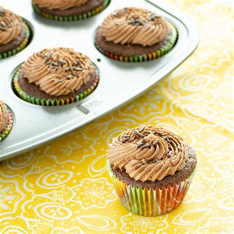 Frosted Buttermilk Chocolate Cupcakes Real Mom Kitchen