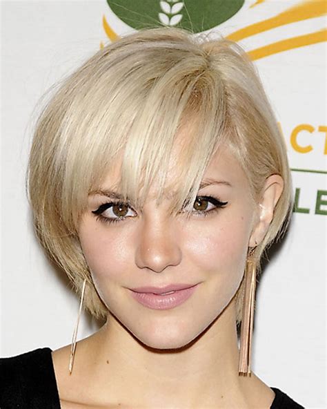 Here are pictures of this year's best haircuts and hairstyles for women with short hair. 20 Lovely Short Haircuts with Bangs for Fine Hair in 2020 ...
