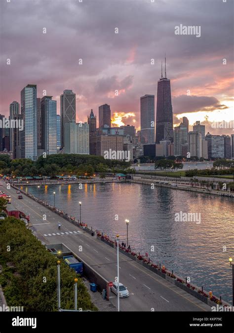 Chicago Skyline At Sunset Stock Photo Alamy