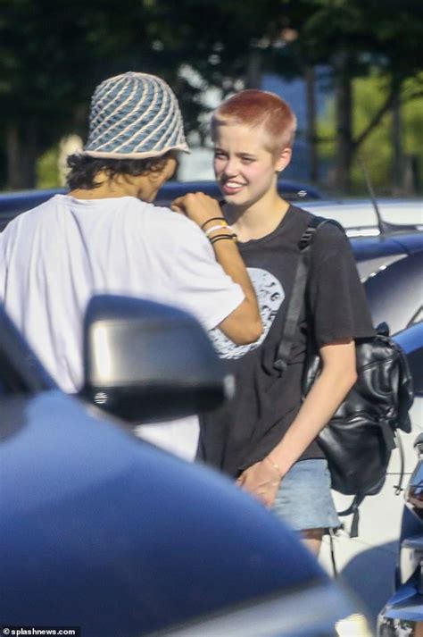 Brad Pitt And Angelina Jolie S Daughter Shiloh Shows Off Pink Buzz Cut