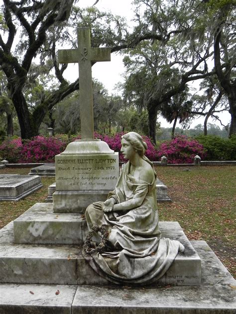 Bonaventure Cemetery In Savannah Cemetery Statues Cemetery Art