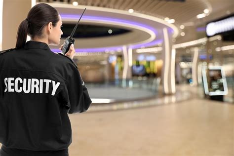 Why Shopping Malls Need Security Guards