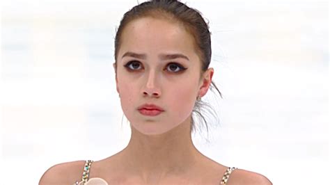 Russias Olympic Champion Alina Zagitova Takes The Lead After Ladies