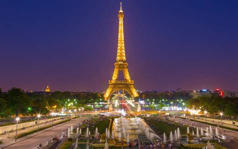 Every year, the eiffel tower receives more than 6 millions of visitors. 17 Gorgeous Photos of the Eiffel Tower at Night | Travel ...