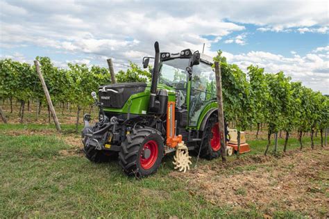 Fendt 200 Vfp Vario Nuova Generazione Dello Specialista Vitigni E Frutteti