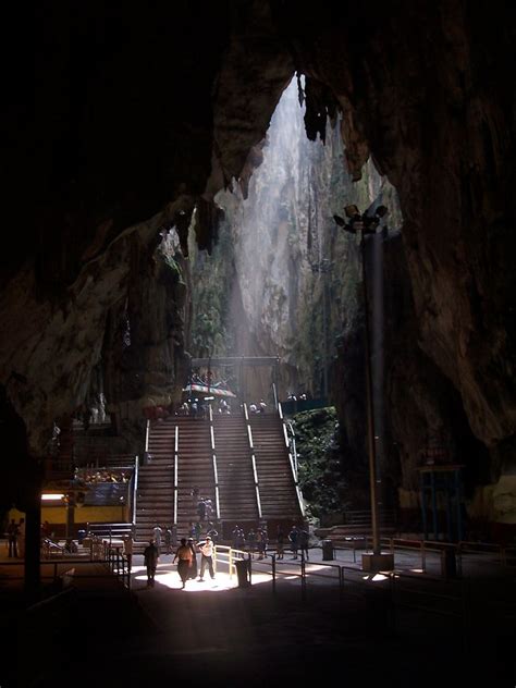 How much is a hotel room in batu caves? I love the Batu Caves near Kuala Lumpur. Im a sucker for ...
