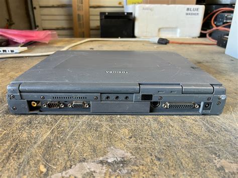 Vintage Retro Toshiba Tecra 8000 141 81gb Intel Pentium Ii Notebook