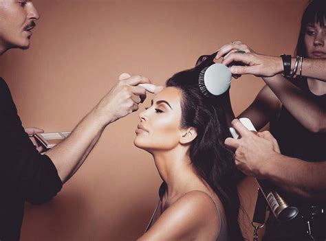 Activa Kim Kardashian Aposta Em Novo Look Para A Semana Da Moda