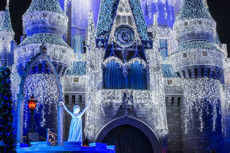 Queen Elsa From ÒfrozenÓ Transforms Cinderella Castle In A Frozen