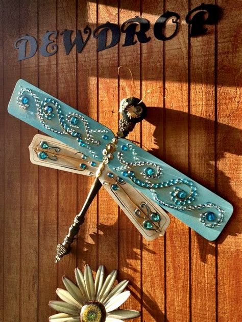 A ceiling fan blades shape: Upcycle ceiling fan blades into giant dragonflies | The ...