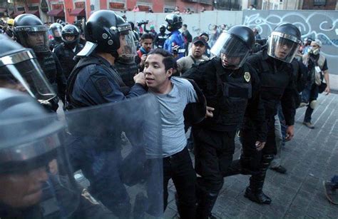 World Riots On Twitter Clashes Between Anarchists And Police In Mexico On Friday During A Demo