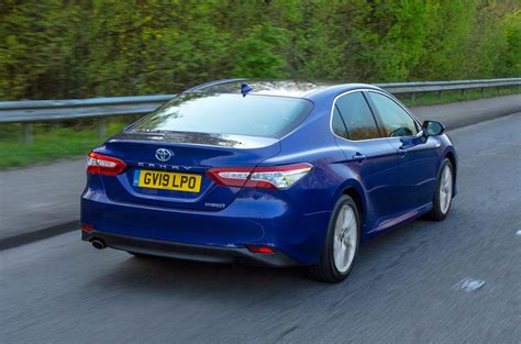 The toyota camry could receive apple carplay for the 2019 model year, click here for the latest information on the automaker's popular midsize sedan. Toyota Camry 2.5 Hybrid Design 2019 UK review | Autocar