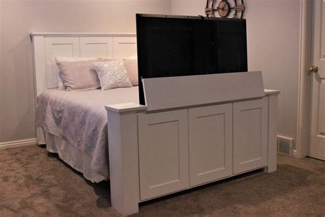 The delta bedroom collection is a fusion between modern and rustic, creating the perfect look for a modern bedroom looking to showcase some natural beauty as well. Hartford TV Bed