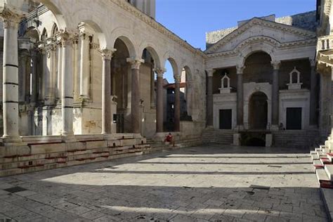 Diocletians Palace Peristyle 1 Split Pictures Geography Im
