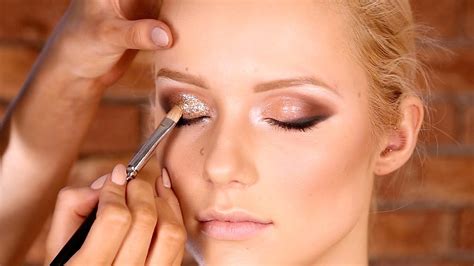 How To Apply Loose Glitter Youtube