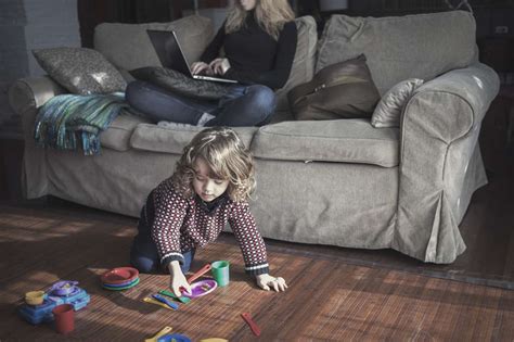 42 Easy Activities To Keep Kids Busy While Parents Work At Home