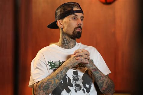 Travis landon barker (born november 14, 1975) is an american musician, songwriter, and record producer. Blink-182 Drummer Travis Barker Shows Off His Admiration To UFC Fighter Who Announced His ...