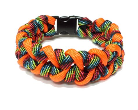 Instructions that show you how to make a paracord bracelet with an adjustable slide knot, an inspirational circle link & beaded tassels. Paracord printable pdf instructions - View them online or print them out! - paracordgalaxy ...