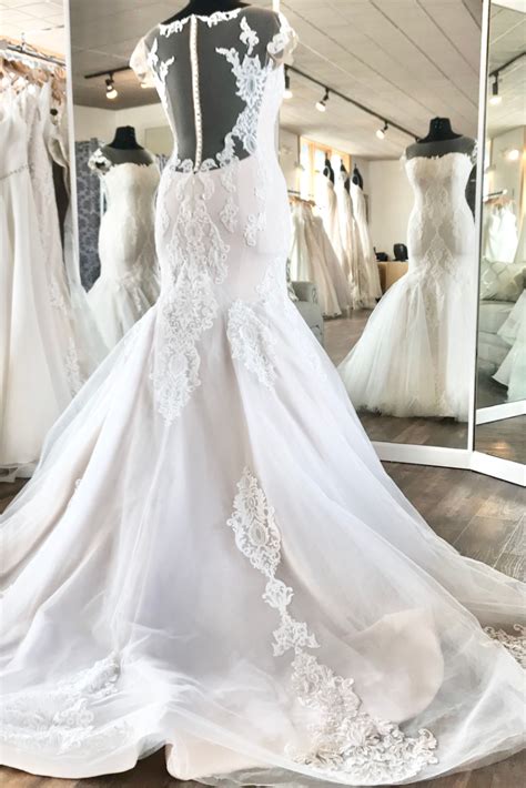 Bella Brides In Bend Oregon Carries This Dramatic Fit And Flare Gown