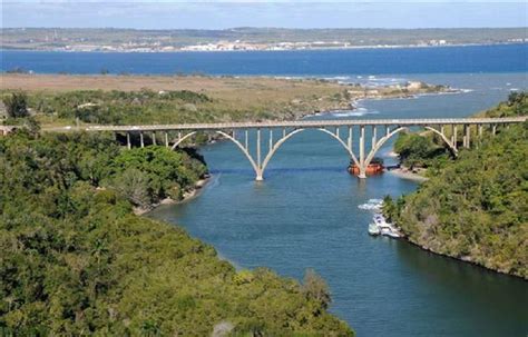 El Puente De Bacunayagua Excelencias Del Motor
