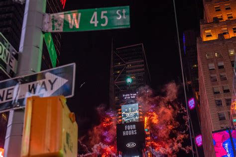 How To Watch The Times Square Ball Drop On New Years Eve The New York