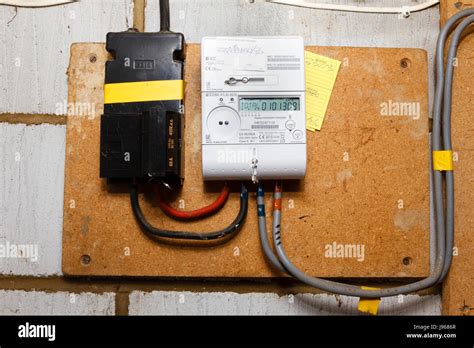 Electric Meter Domestic Houseuk Stock Photo Alamy