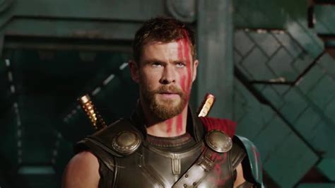 Chris Hemsworth In Thor Ragnarok 2017 Wallpaper 16171 Baltana