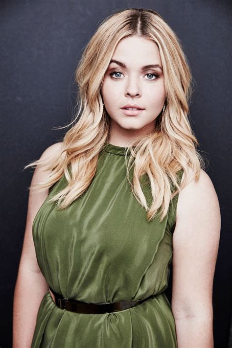 + body measurements & other facts. Sasha Pieterse photo 103 of 120 pics, wallpaper - photo #827234 - ThePlace2