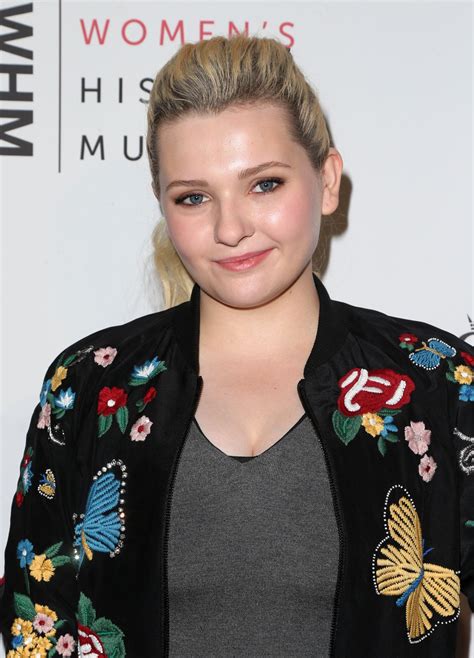 Abigail Breslin At 5th Annual Women Making History Brunch In Beverly