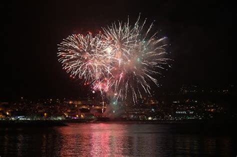 The exact time in sesimbra Reveillon 2014 Sesimbra entra no novo ano com fogo de ...