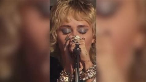 Miley Cyrus Breaks Down During Performance Of Wrecking Ball Culture