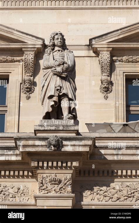 Estatua De Jean De La Bruyère 1645 1696 Escritor Francés Del Siglo