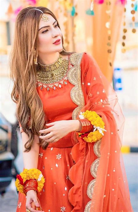Latest Bridal Mehndi Dresses Wedding Collection Pictures