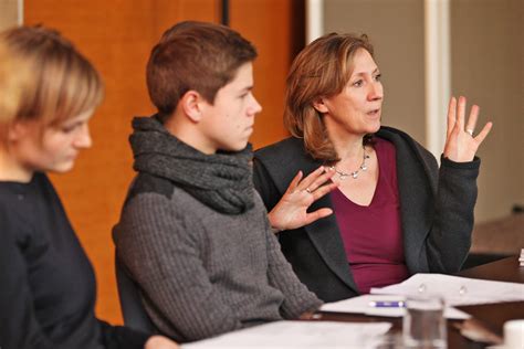 In vier kategorien nominierten die kommissionen aus mehr als 850 einreichungen insgesamt 69 produktionen und spezialleistungen für die renommierte. Jury - Grimme-Preis