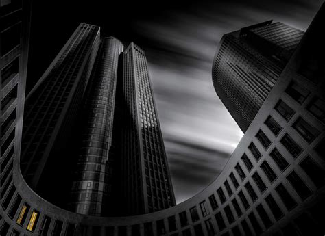 10 Tips For Dark Abstract And Dramatic Architecture Photos